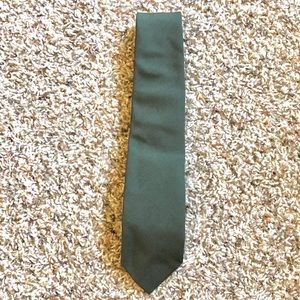 VF Solutions green tie